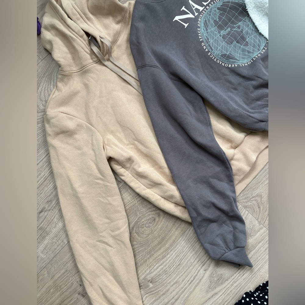 H&M Women’s XS Sweater Bundle | 3 Pieces | Cozy & Trendy - Picture 4 of 7